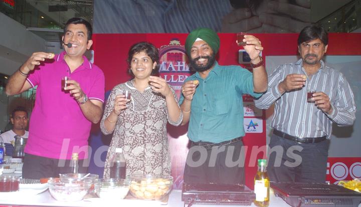 Sanjeev Kapoor cooked live at Oberoi Mall