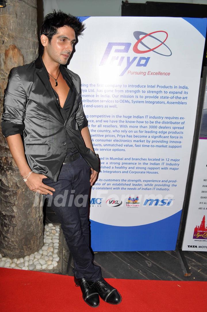 Zayed Khan at Exhibit Magazine anniversary bash, Vie Lounge, Juhu in Mumbai