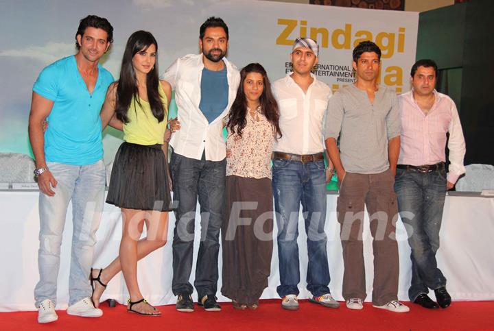 Cast and Crew at 'Zindagi Na Milegi Dobara' movie first look launch