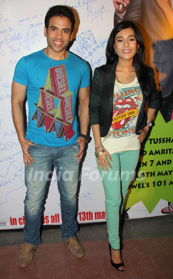 Tusshar Kapoor and Amrita Rao promotes Love U... Mr. Kalakaar! at Growel Mall at Kandivli