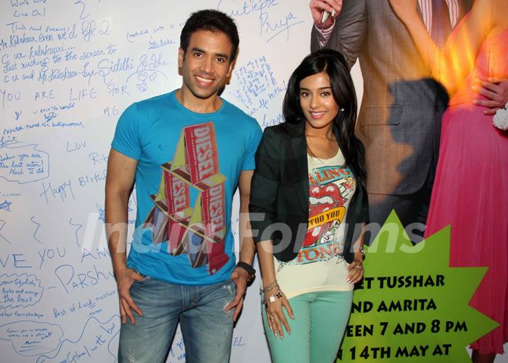 Tusshar Kapoor and Amrita Rao promotes Love U... Mr. Kalakaar! at Growel Mall at Kandivli