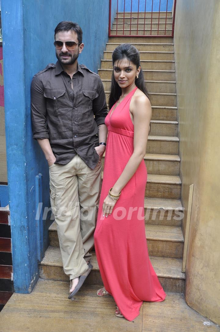 Saif Ali Khan and Deepika Padukone at Aarakshan film press meet. .