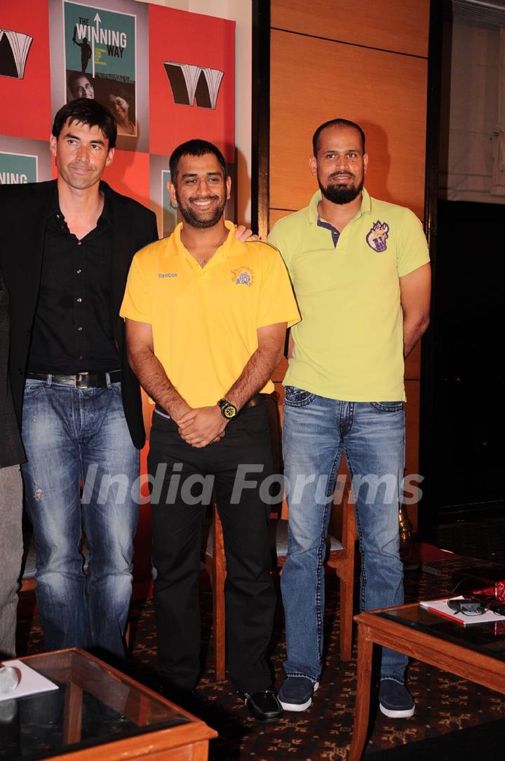 Stephen Fleming, Mahendra Singh Dhoni and Yousuf Pathan at Harsha Bhogle's book launch at Trident