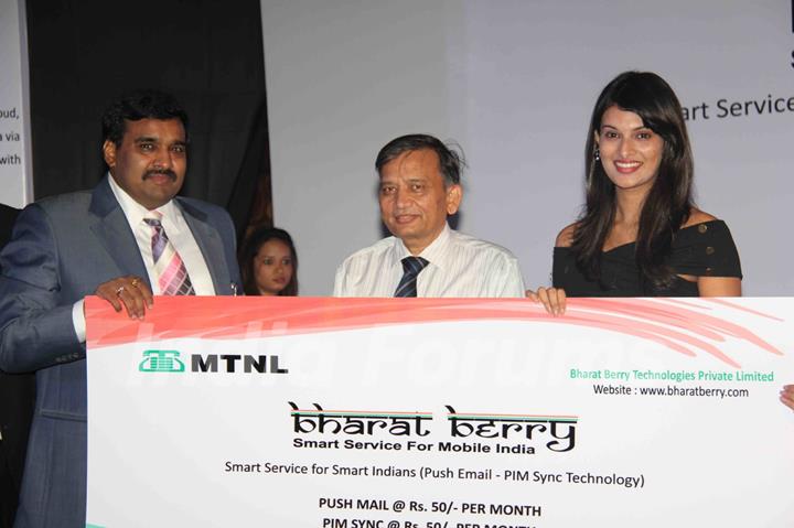 Sayali Bhagat at Bharat Berry service launch