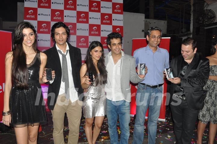 iPhone 4 launched by star cast of film Always Kabhi Kabhi