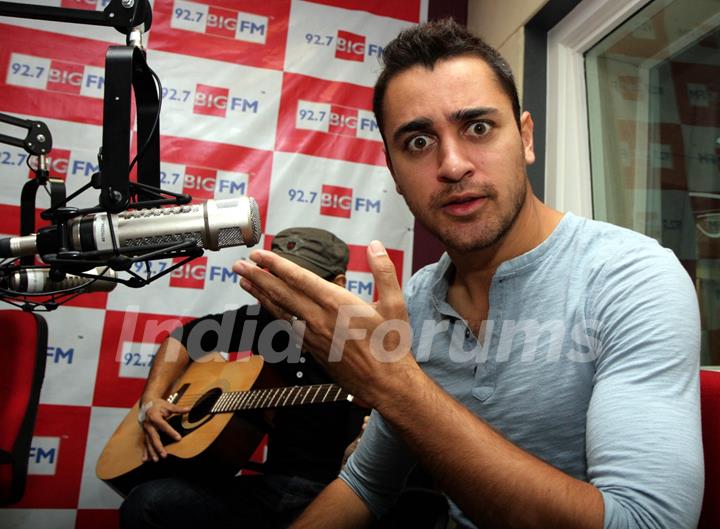 Imran Khan at 92.7 BIG FM to promote his film 'Delhi Belly'