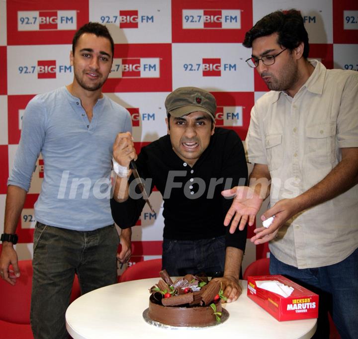 Imran Khan at 92.7 BIG FM to promote his film 'Delhi Belly'