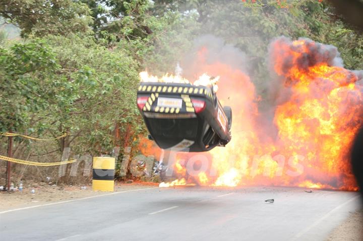 Stunts from Fear Factor Khatron Ke Khiladi Season 4