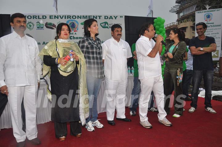 Dolly Bindra, Priya Dutt, Isha Koppikar and Arjun Rampal at Asif Bhamla's World Environment Day awareness program, Otters Club