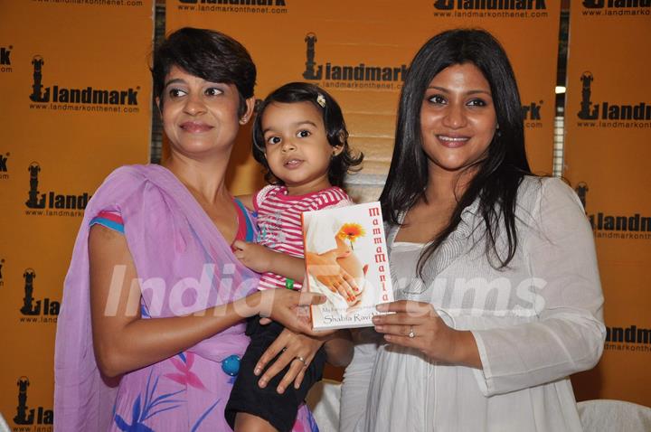 Konkana at Shabia Ravi Walia's book Mamma Mania launch at Oxford. .