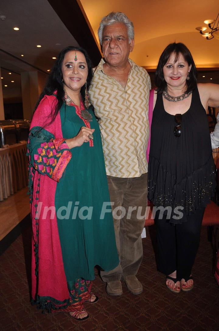 Om Puri and Ila Arun at press meet of Film 'West is West'