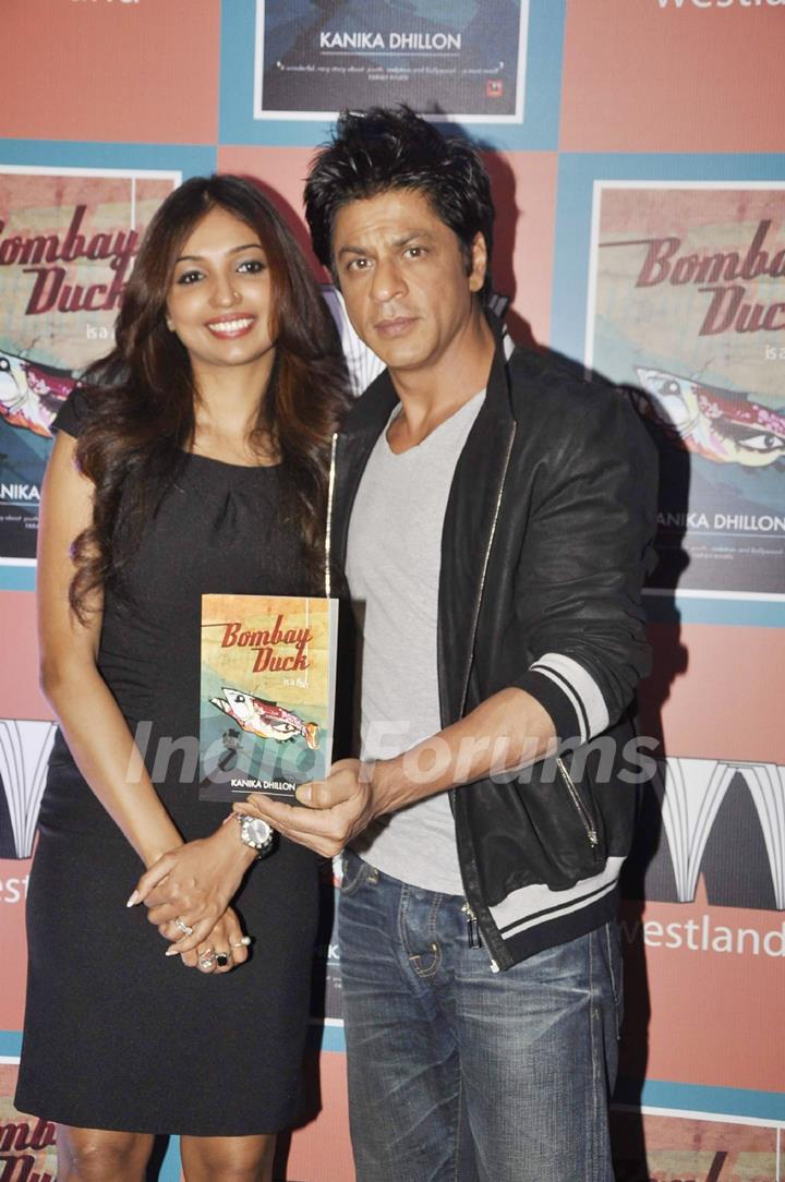 Shah Rukh Khan unveils Bombay Duck is a Fish book by Kanika Dhillon at Taj Lands End in Mumbai