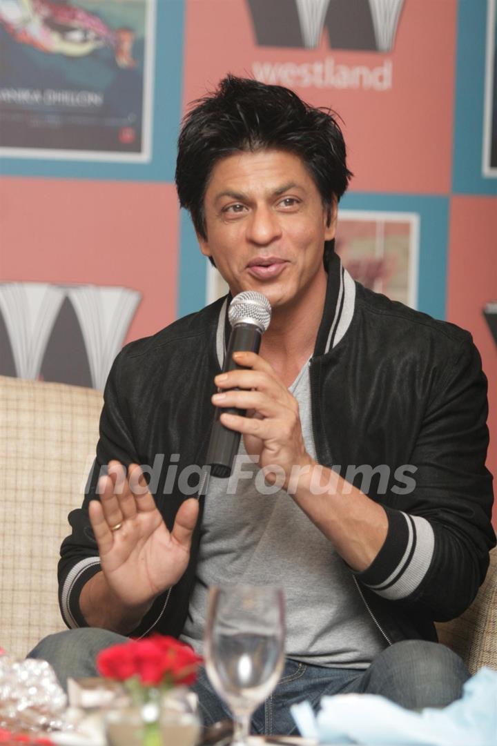 Shah Rukh Khan unveils Bombay Duck is a Fish book by Kanika Dhillon at Taj Lands End in Mumbai