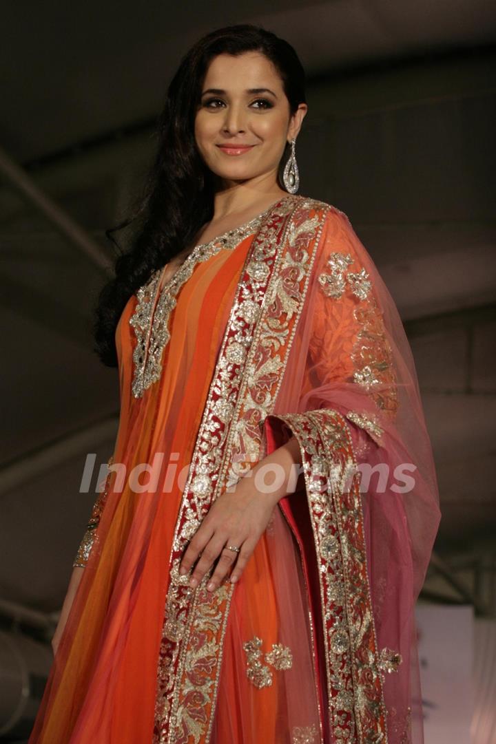 Simone Singh walk the ramp for Shaina NC and Manish Malhotra at the Pidilite-CPAA charity fashion sh