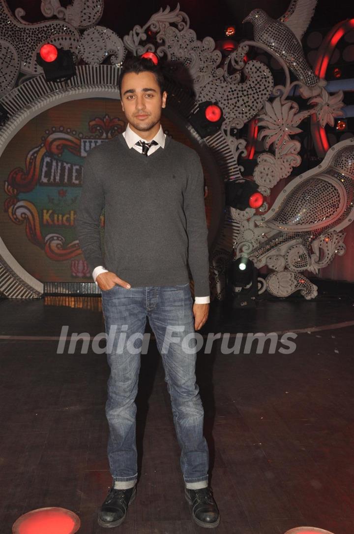 Imran Khan during the promotion of film Delhi Belly on the sets of Entertainment Ke Liye Kuch Bhi Karega