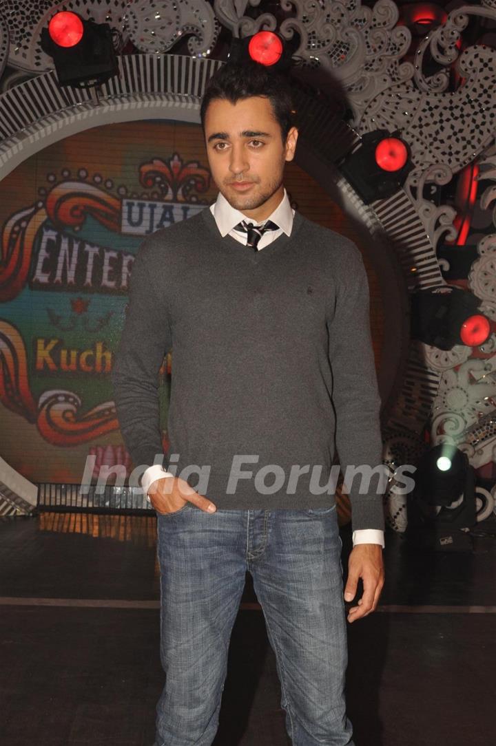 Imran Khan during the promotion of film Delhi Belly on the sets of Entertainment Ke Liye Kuch Bhi Karega