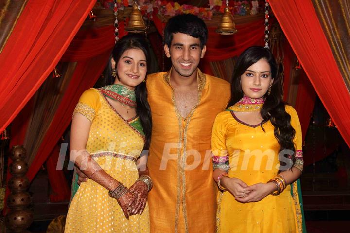 Manish Tulsiyani, Shambhavi Sharma and Anjali Abrol at Chhajje Chhajje Ka Pyaar tvshow on location