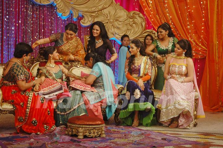 Mehndi ceremony on the sets of Ratan Ka Rishta