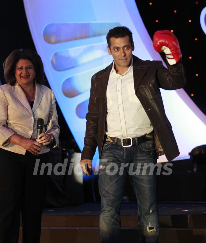 Salman Khan launches Blackberry Playbook tablet in Mumbai