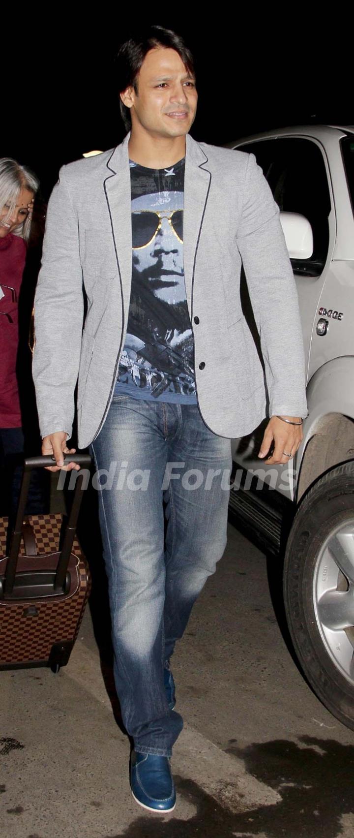 Vivek Oberoi leaves for IIFA