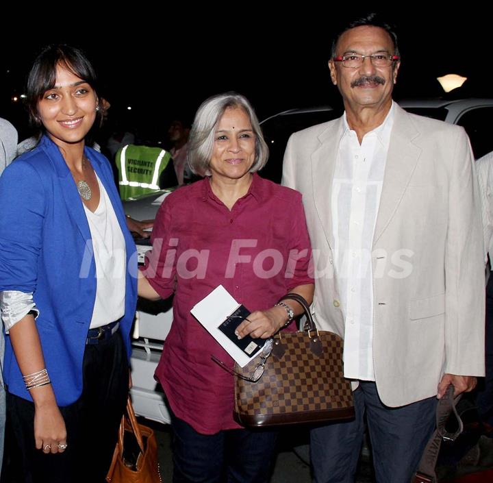 Suresh Oberoi with wife leaves for IIFA