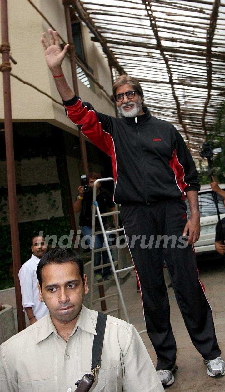 Amitabh Bachchan greets his fans at his bungalow Jalsa in Juhu, Mumbai