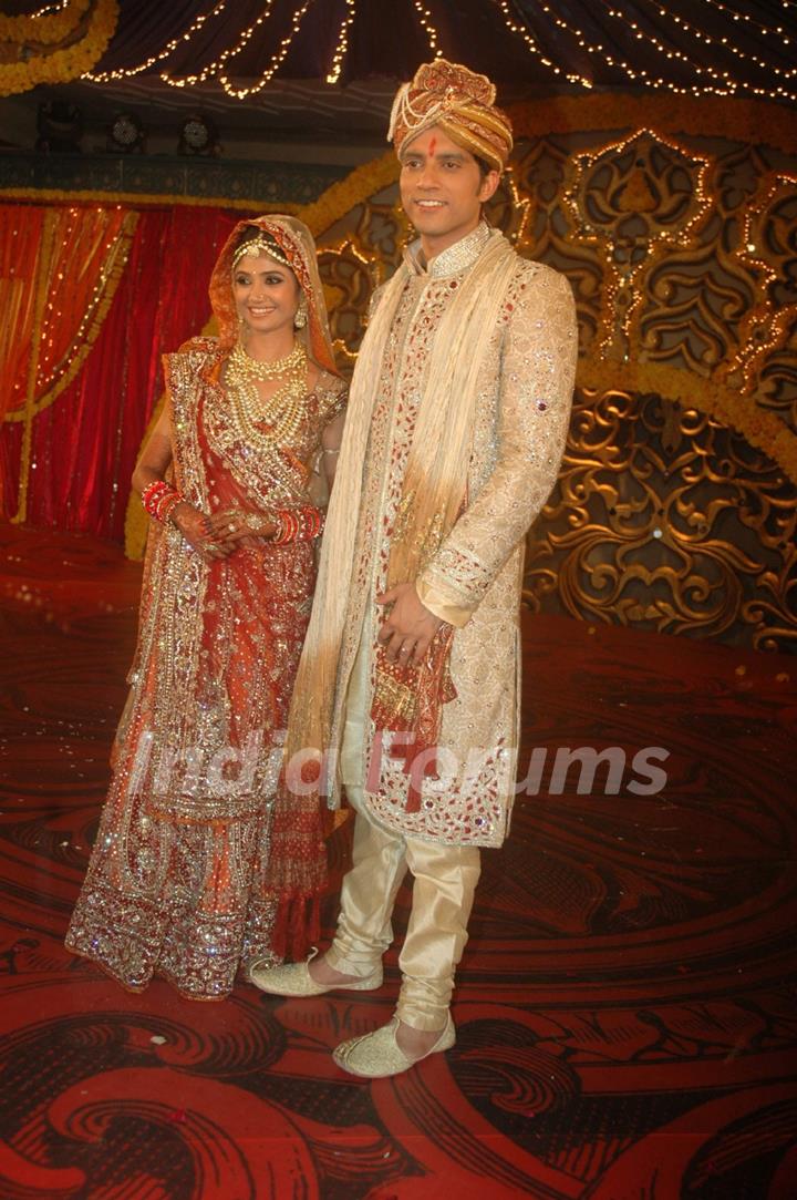 Ratan Rajput gets engaged to Abhinav Sharma on Imagine TV reality show Ratan Ka Rishta at Tulip Star