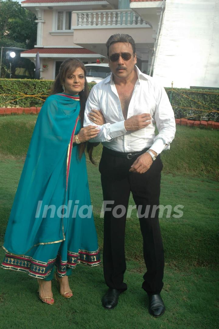 Jackie Shroff, Sheeba at Neil Ko Pakadna on location in Madh