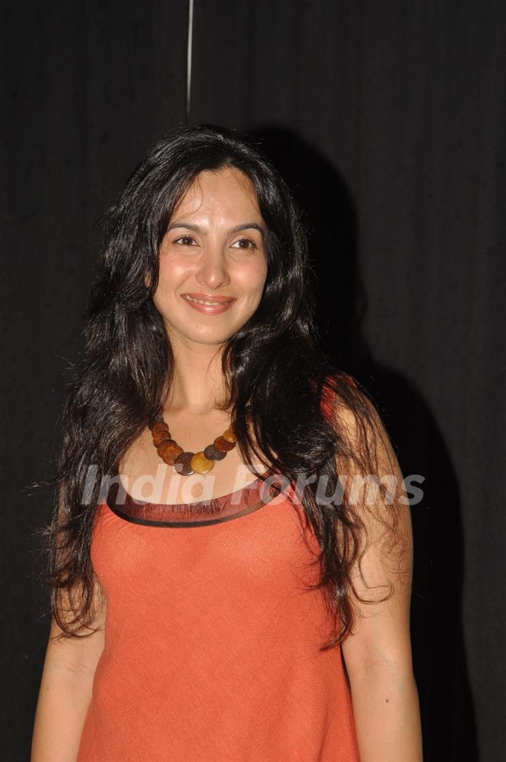 Shraddha Nigam at Sandip Soparrkar's Ballroom Studio celebrate Student's Dance Day 2011 at St.Andrew