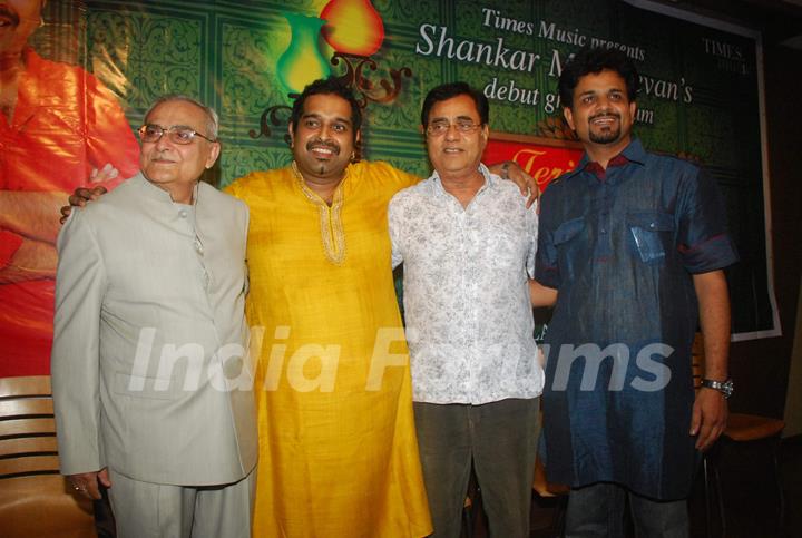 Jagjit Singh at Teri Hee Parachhayian, Ghazal Album by Shankar Mahadevan at Times Tower