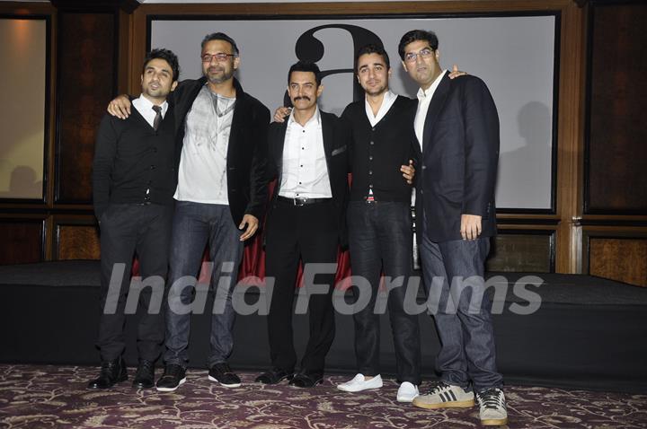 Aamir Khan, Imran, Vir Das, Kunal Roy at Delhi Belly Success Bash at Taj Lands End, Bandra