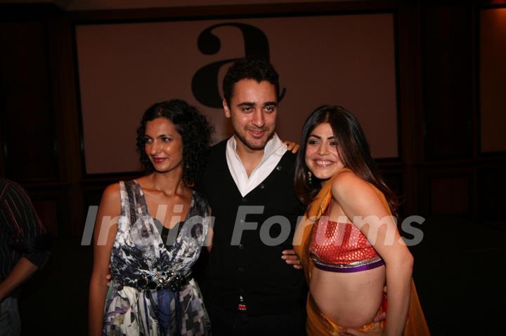 Imran Khan with Shenaz Treasury and Poorna Jaganathan at Delhi Belly success bash at Taj Lands End