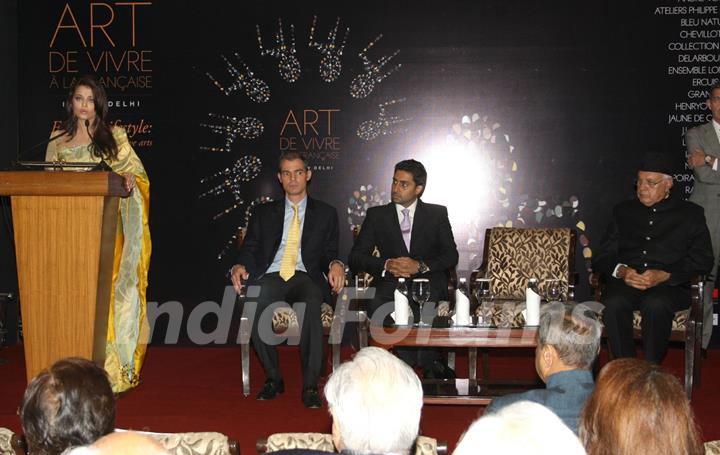 Aishwarya, Abhishek, Farooq Abdullah and Jme Bonnafont at award ceremony of Knight of Order Of Arts