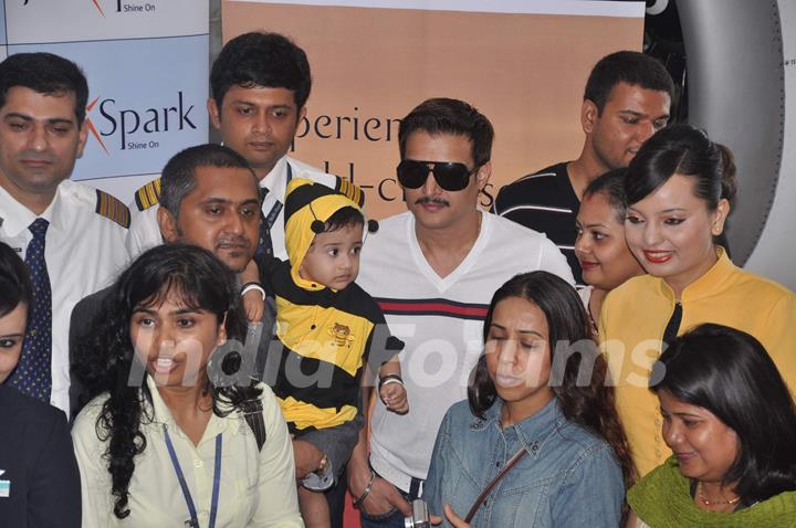 Jimmy Shergill along with Jet Airways take an educational trip for special children of NGO, Santacruz