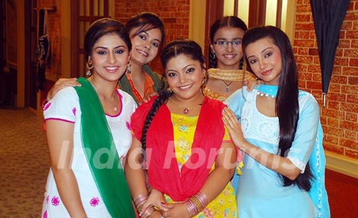 Five Sisters Meeta, Ishmeet, Preeto, Baani and Sonu Sodi