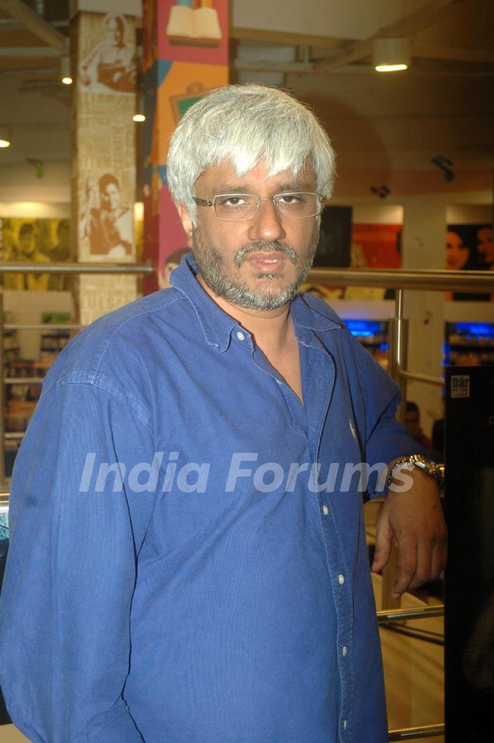 Vikram Bhatt at Haunted film DVD launch at Planet M