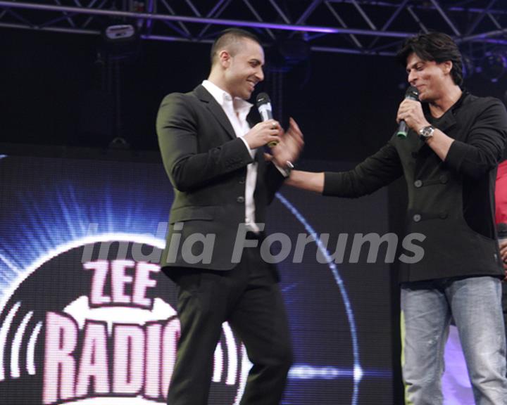 Jay Sean and Shahrukh Khan shares the stage-launch of Zee Radio