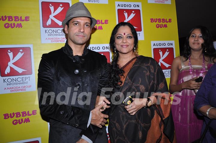 Tanvi Azmi and Farhan at premiere of movie 'Bubble Gum'