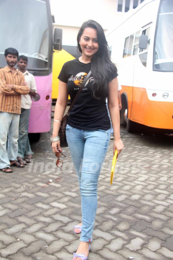 Sonakshi Sinha snapped at Mehboob Studios