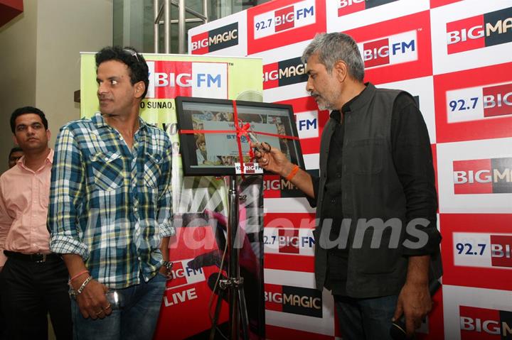 Prakash Jha and Manoj Bajpai at Aarakshan promotional event at Big FM