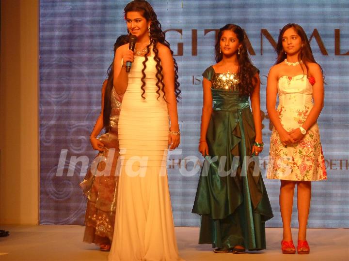 Avika Gor, Ulka Gupta walk the ramp for a Social Cause at 'Jewelsouk presents Gitanjali-Beti'