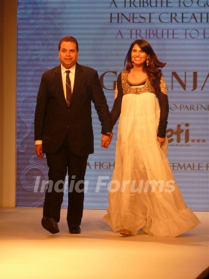 Celebs walk the ramp for a Social Cause at 'Jewelsouk presents Gitanjali-Beti' in IIJW 2011