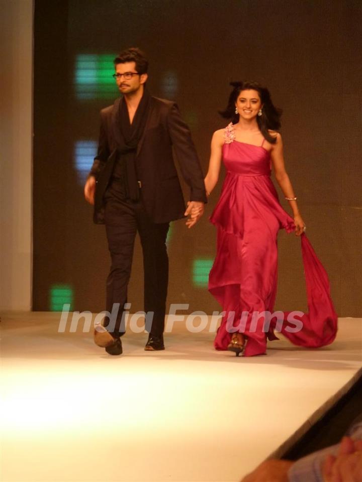 RaQesh Vashisth and Ridhi Dogra walks the ramp in the India International Jewellery Week(IIJW) 2011