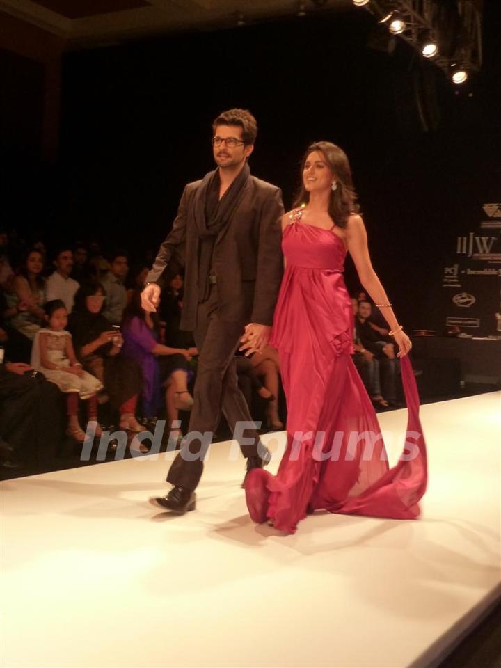 RaQesh Vashisth and Ridhi Dogra walks the ramp in the India International Jewellery Week(IIJW) 2011