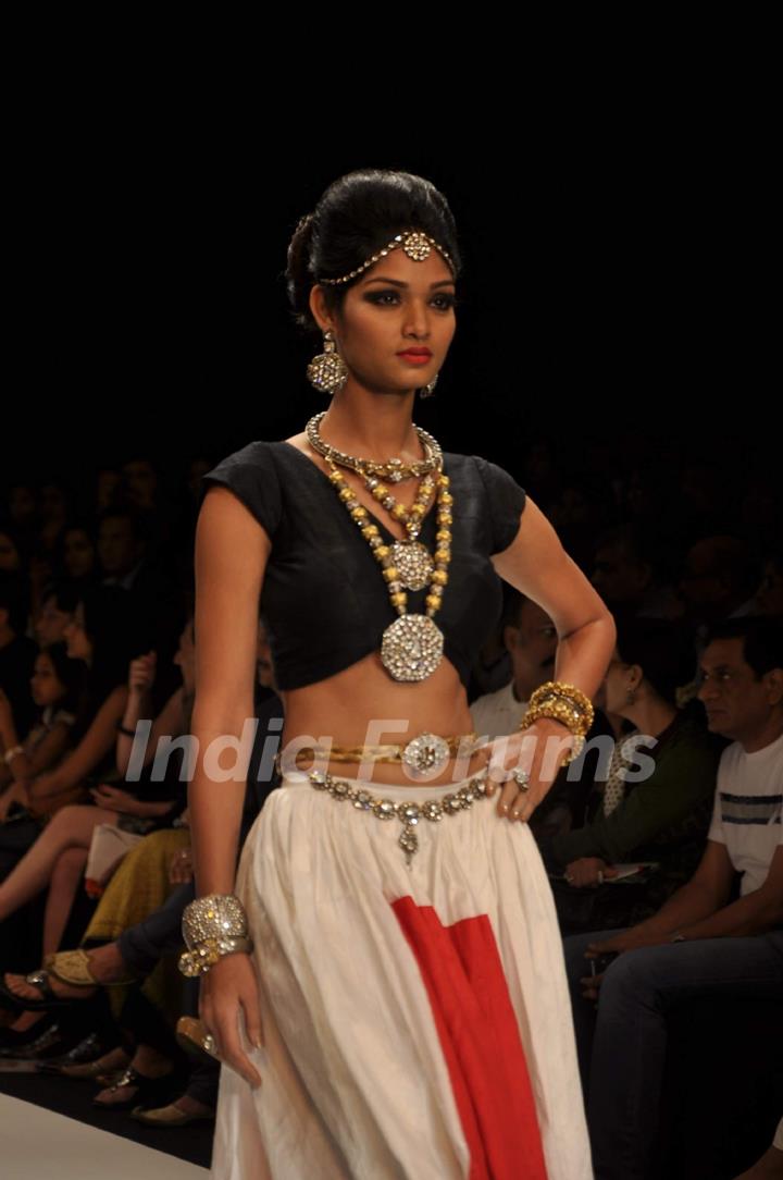 Models walks for Amrapali at IIJW 2011