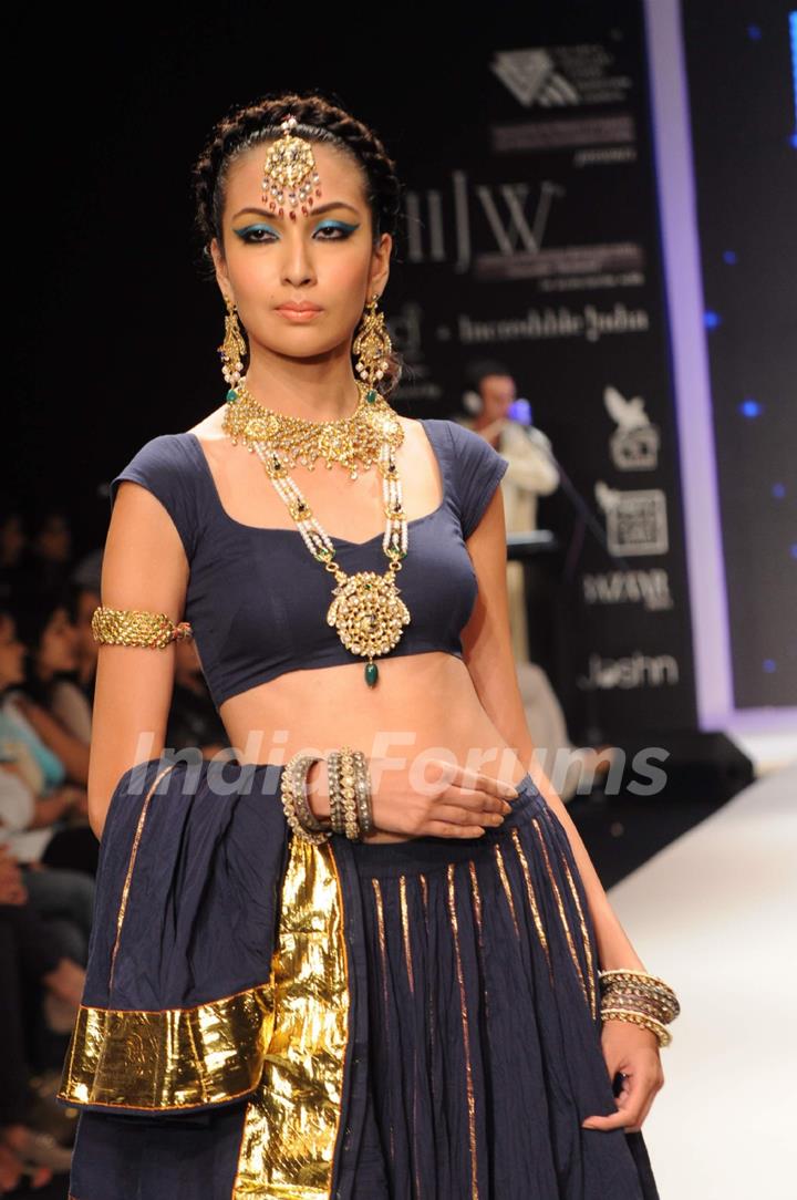 Models walk on the ramp for Jewels Emporium at IIJW 2011 show day 3. .