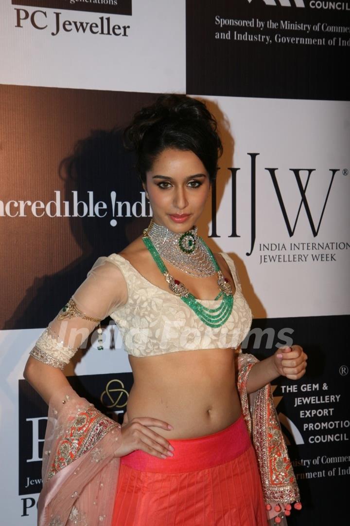 India International Jewellery Week (IIJW) 2011 Day 4 at Hotel Grand Hyatt in Kalina, Mumbai