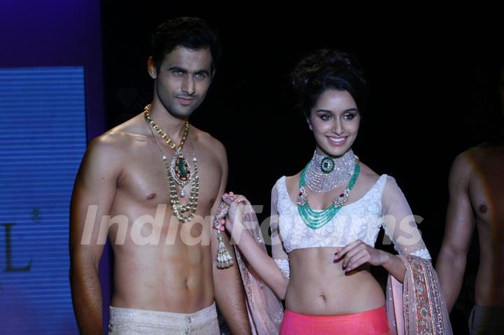 India International Jewellery Week (IIJW) 2011 Day 4 at Hotel Grand Hyatt in Kalina, Mumbai