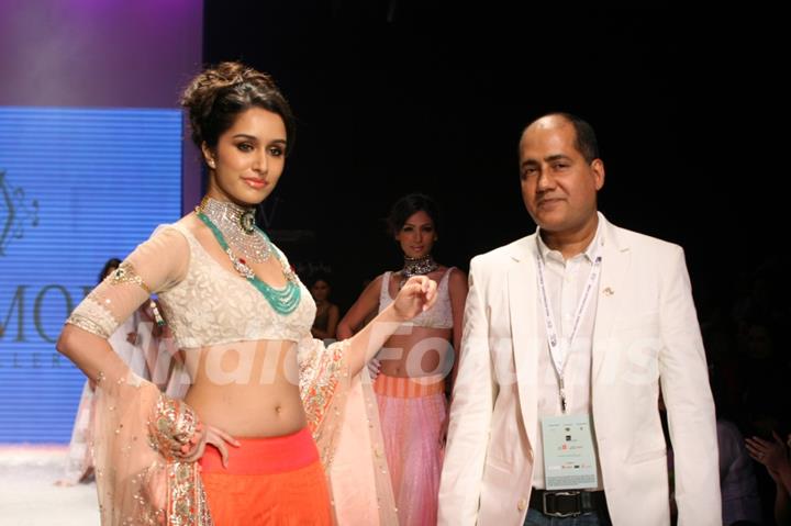 India International Jewellery Week (IIJW) 2011 Day 4 at Hotel Grand Hyatt in Kalina, Mumbai