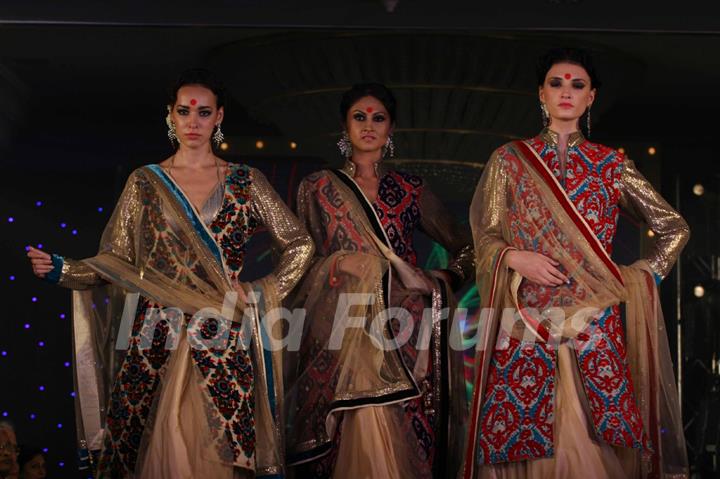 Sanjay Dutt, Bipasha Basu, Neha, Riya and Raima Sen grace the Gitanjali Bollywood Ticket nite at The Leela